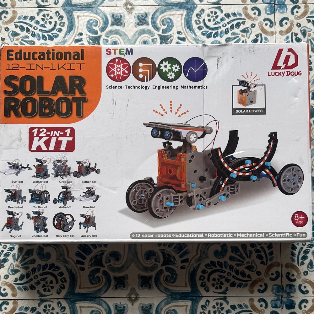 NWT Solar Robot Kit - Black and Orange